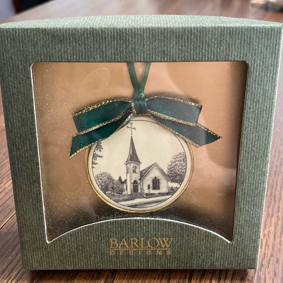 Mackinac Island Trinity Church Scrimshaw ornament - Picture 1 of 3